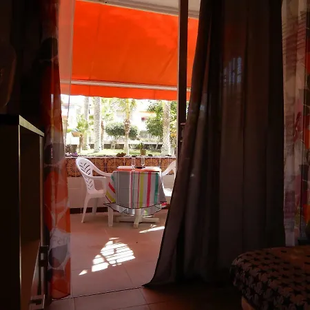 Cozy With Pool شقة طوستا ديل سيلونثيو