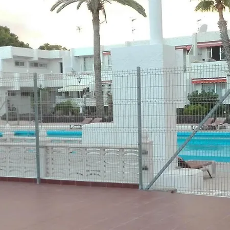 Cozy With Pool *